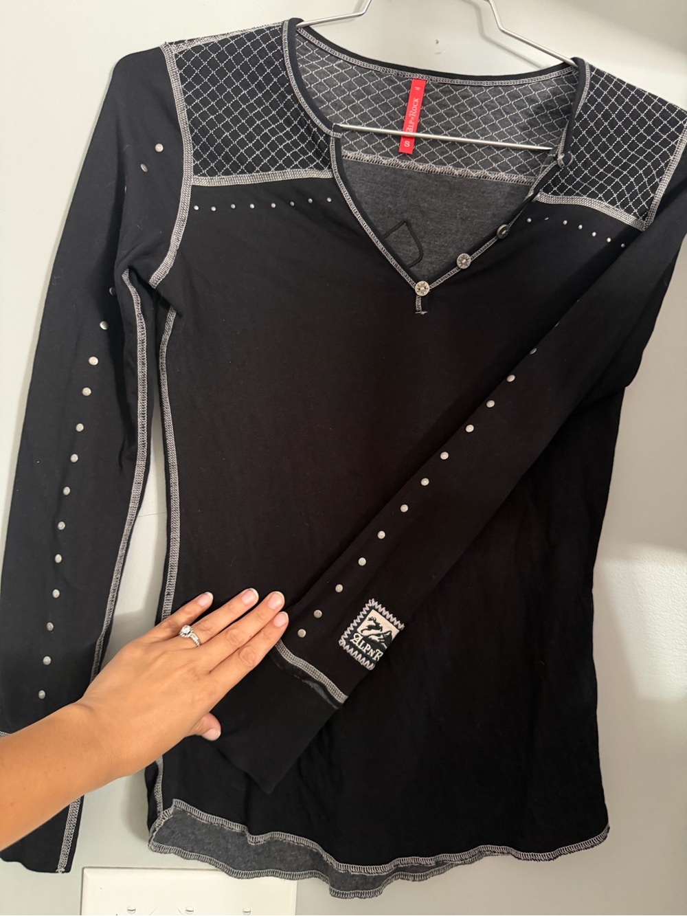 Alp N Rock Women's Black Henley Shirt Size S Snake Patch Lattice Rhinestone LS